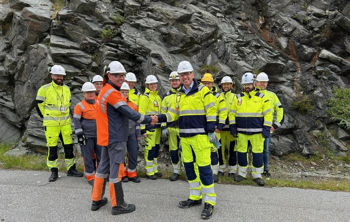 Vassbakk & Stol skal klargjøre tomt for Hydro Aluminium Karmøy